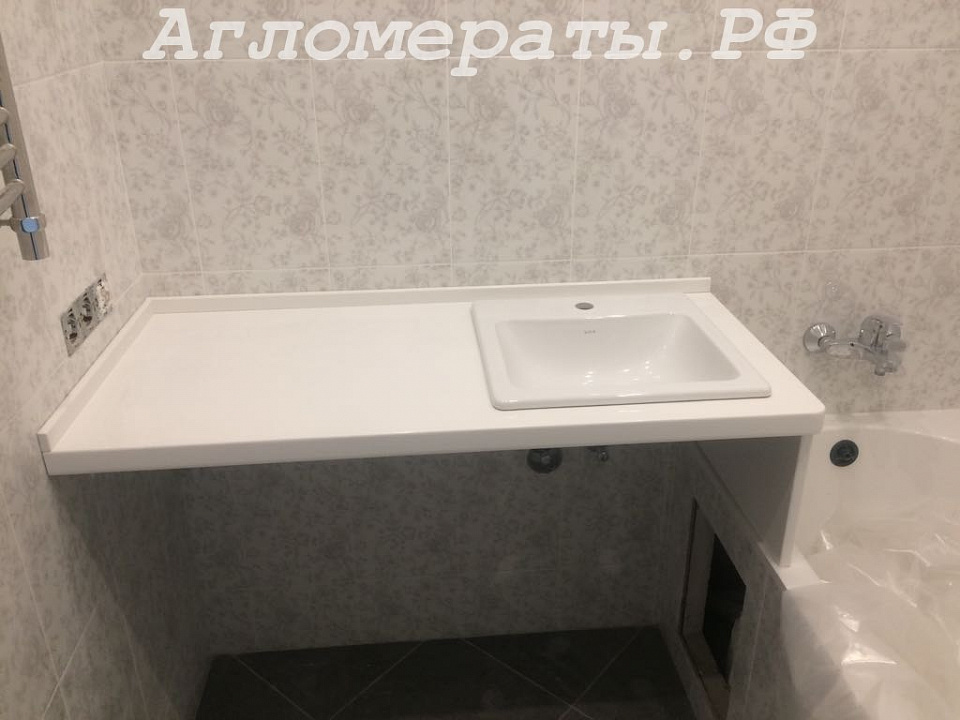 Столешница с опорой на ванну из кварцевого агломерата Technistone Crystal Absolut White