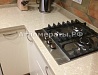 Угловая кухонная столешница из кварцевого агломерата TechniStone