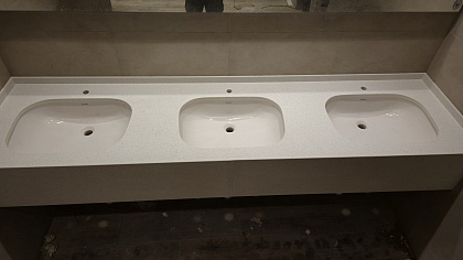 SmartQuartz White Sand столешница в санузлы ТЦ
