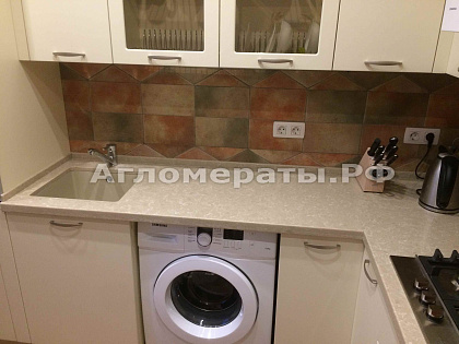 Угловая кухонная столешница из кварцевого агломерата TechniStone