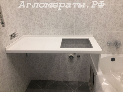 Столешница с опорой на ванну из кварцевого агломерата Technistone Crystal Absolut White
